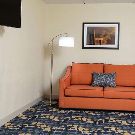 Hampton Inn Roxboro Eksteriør billede