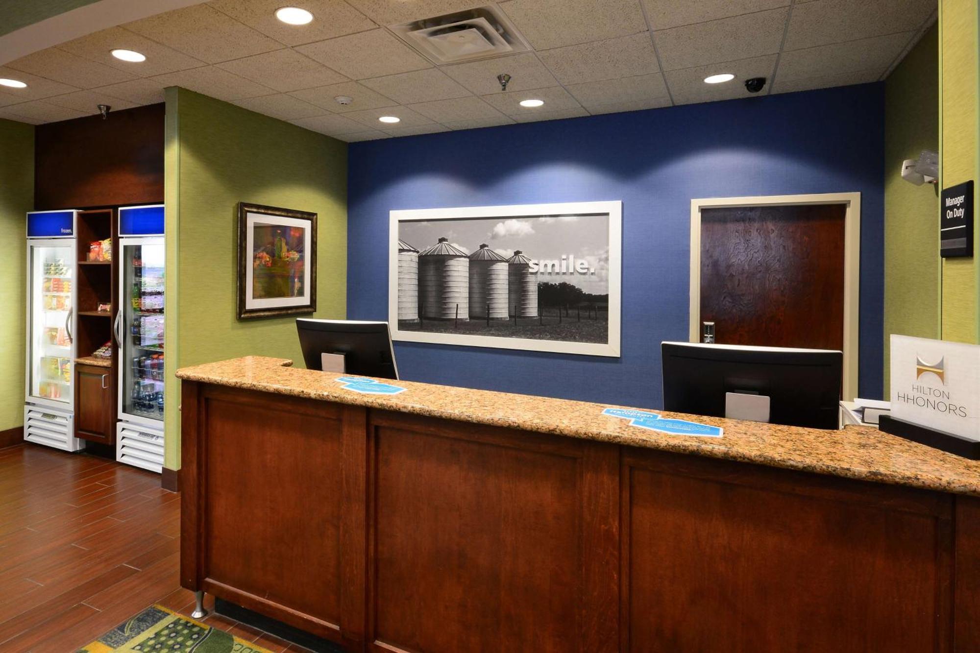 Hampton Inn Roxboro Eksteriør billede