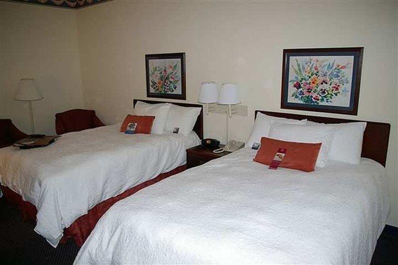 Hampton Inn Roxboro Eksteriør billede